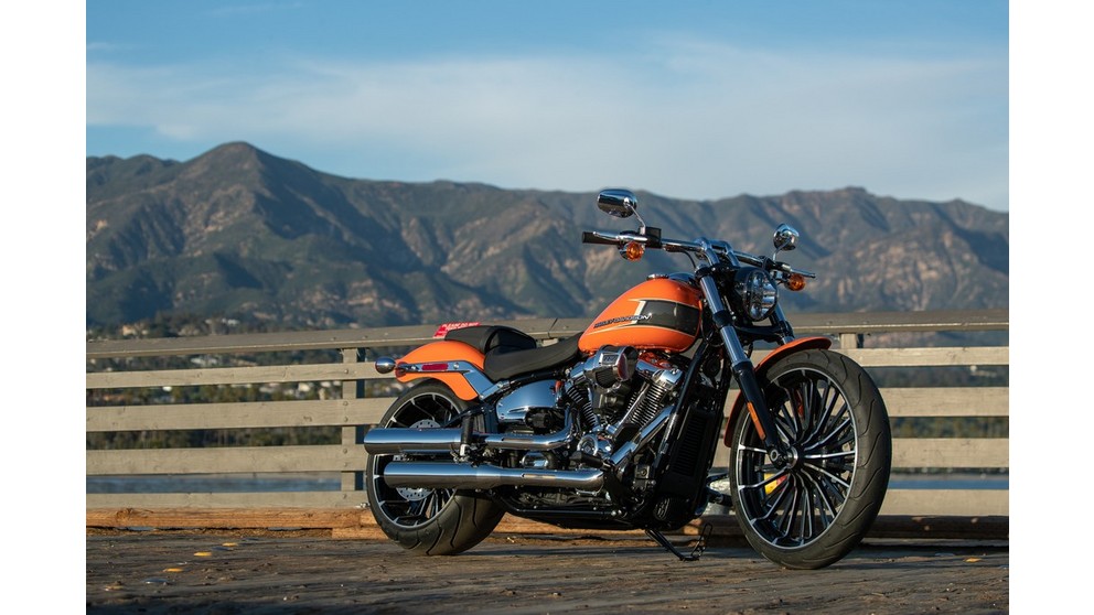 Harley-Davidson Softail Breakout 117 - Obrázek 9