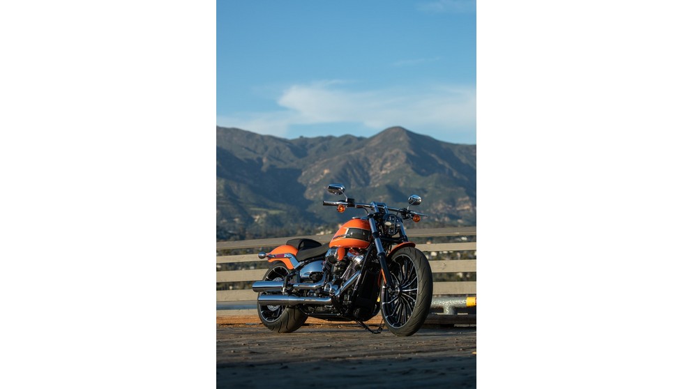 Harley-Davidson Softail Breakout 117 - Obrázek 14