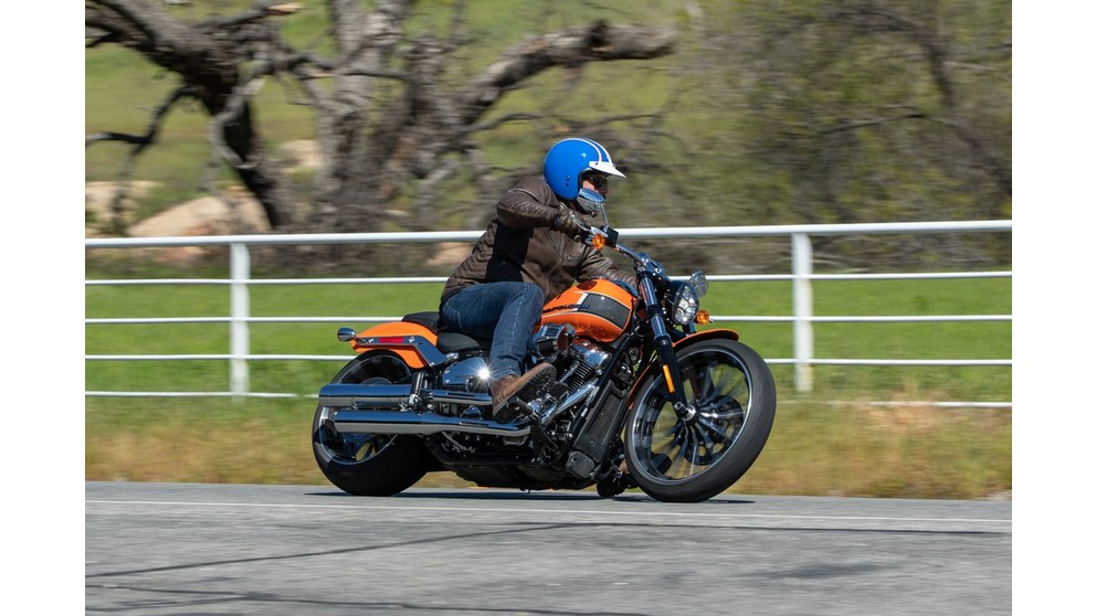 Harley-Davidson Softail Breakout 117 - Obraz 10