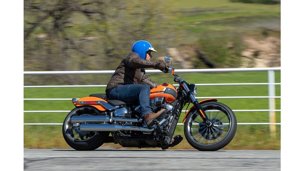 Harley-Davidson Softail Breakout 117 - Obrázek 24