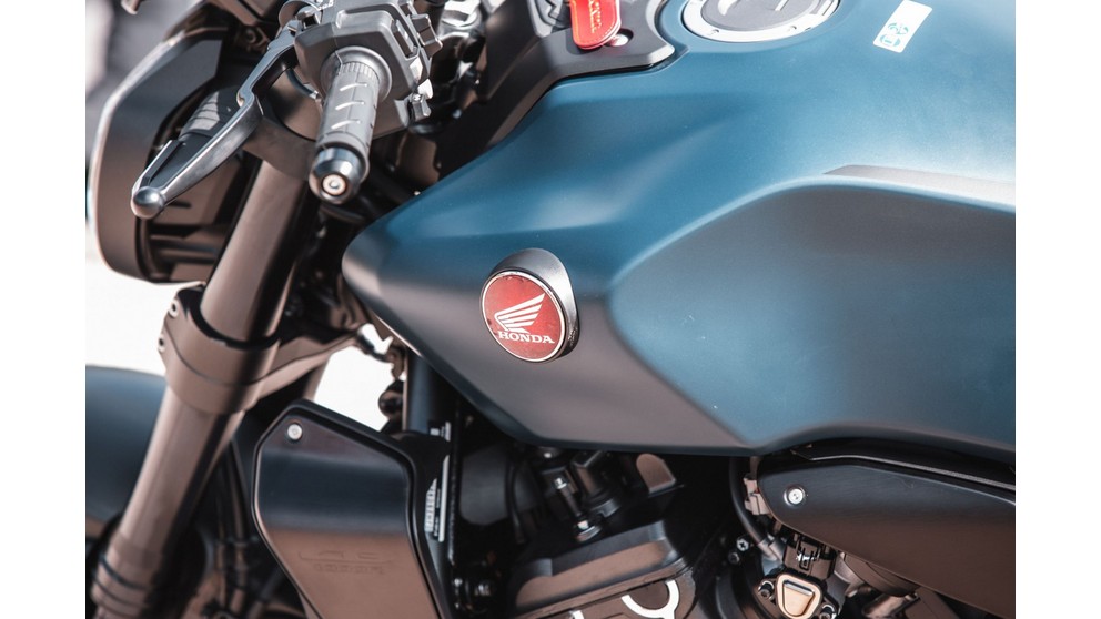 Honda CB1000R Black Edition - Obrázek 13