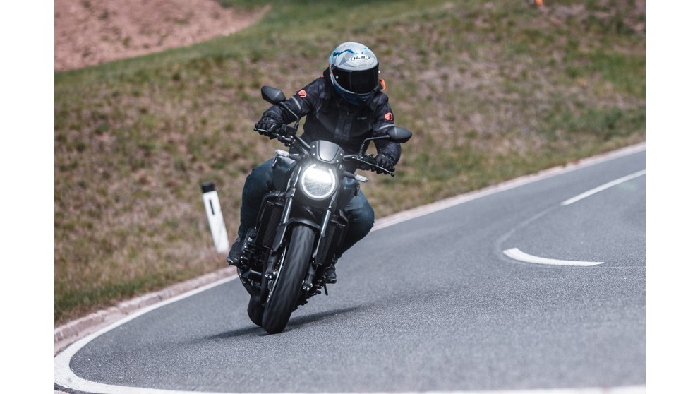 Honda CB1000R Black Edition - Resim 5
