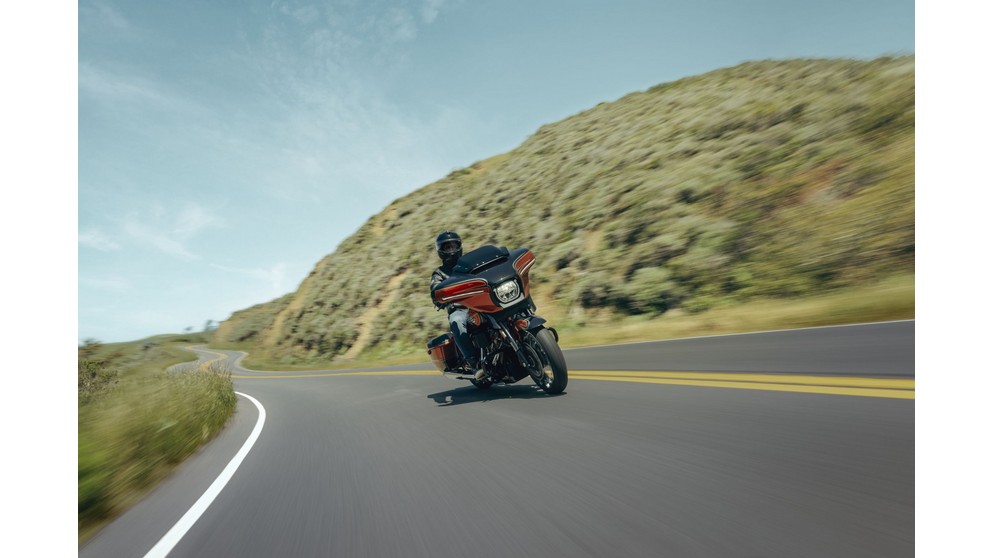 Harley-Davidson CVO Road Glide FLTRXSE  - Resim 15