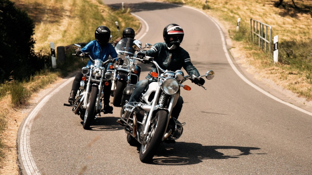 Harley-Davidson Sportster XL 1200C Custom - Image 11
