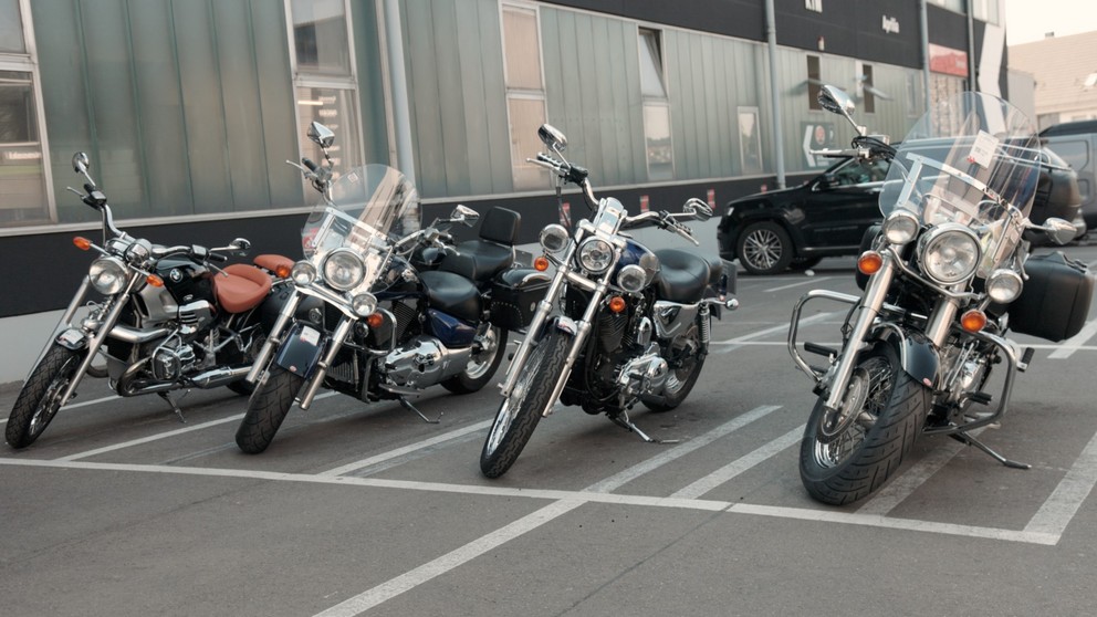 Harley-Davidson Sportster XL 1200C Custom - Image 19