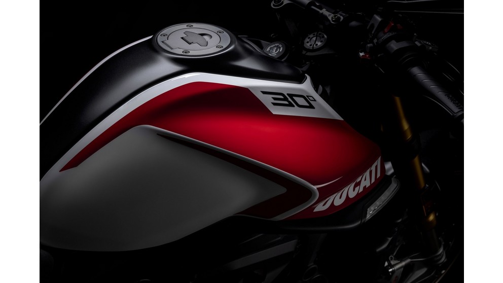 Ducati Monster + - Imagem 15