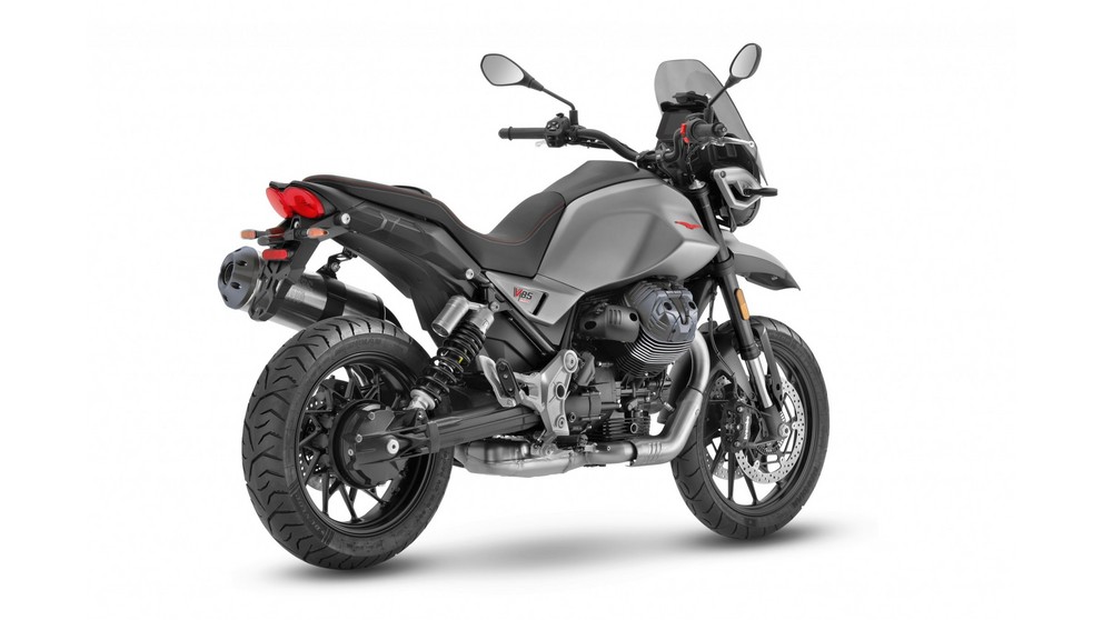 Moto Guzzi V85 TT Travel - Image 8