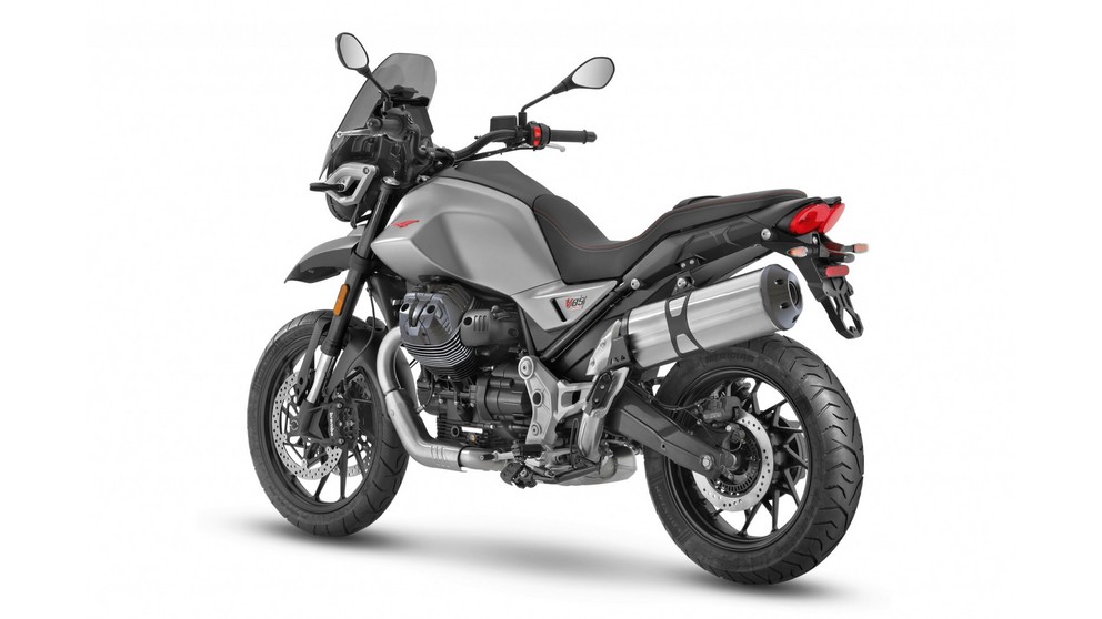Moto Guzzi V85 TT Travel - Image 9