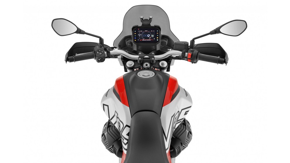 Moto Guzzi V85 TT Travel - Immagine 23