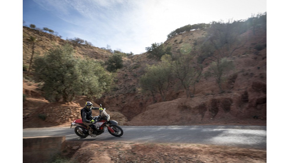 Ducati DesertX Rally - Imagen 9