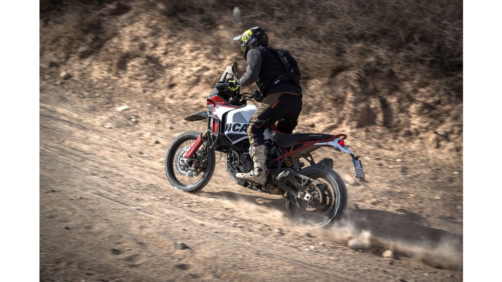 Ducati DesertX Rally - Imagen 17