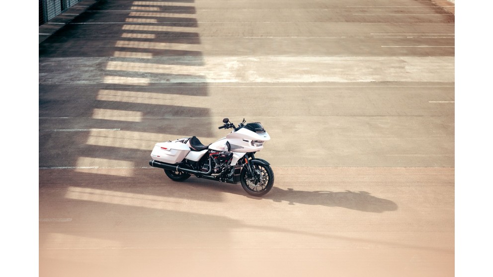 Harley-Davidson CVO Road Glide ST FLTRXSTSE - Obrázek 22