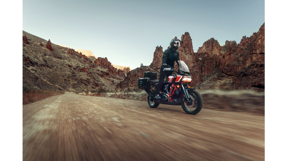 Harley-Davidson CVO Road Glide ST FLTRXSTSE - Obraz 21
