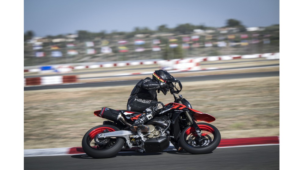 Ducati Hypermotard 698 Mono - Resim 11