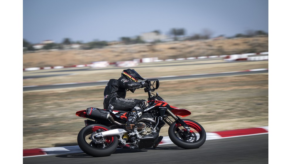 Ducati Hypermotard 698 Mono - Resim 12