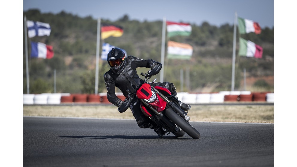 Ducati Hypermotard 698 Mono - Obrázek 16