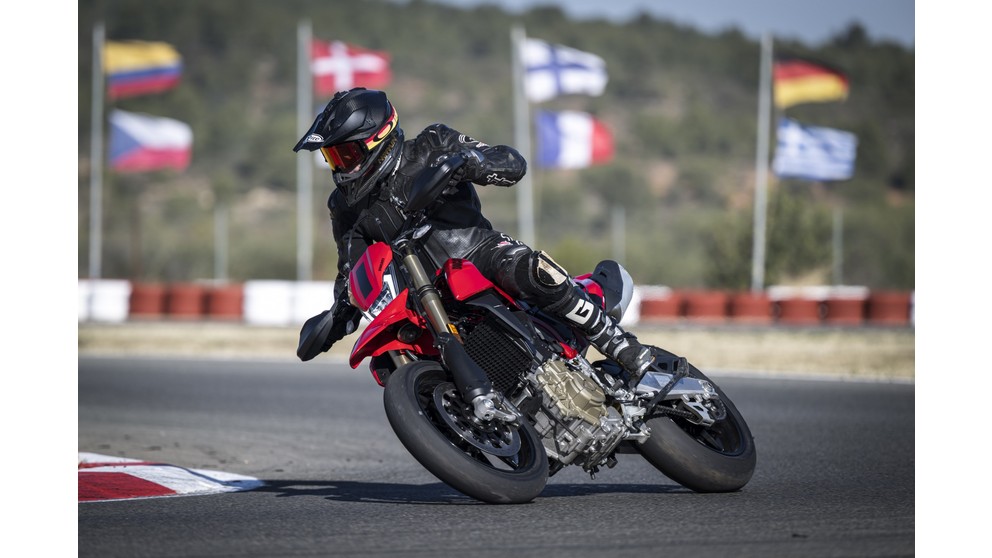 Ducati Hypermotard 698 Mono - Resim 18