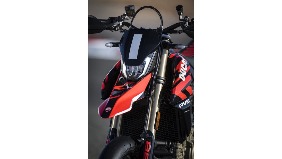 Ducati Hypermotard 698 Mono - Kép 23