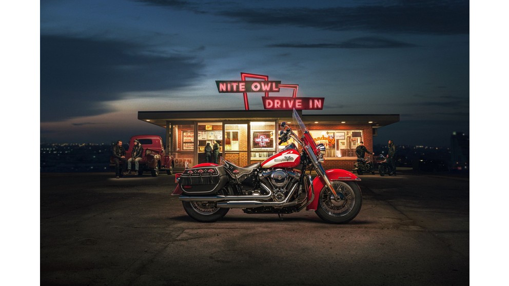 Harley-Davidson Hydra Glide Revival - Obraz 12