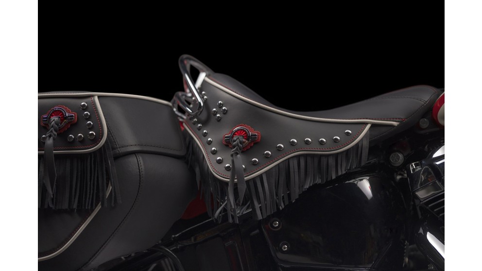 Harley-Davidson Hydra Glide Revival - Imagem 17