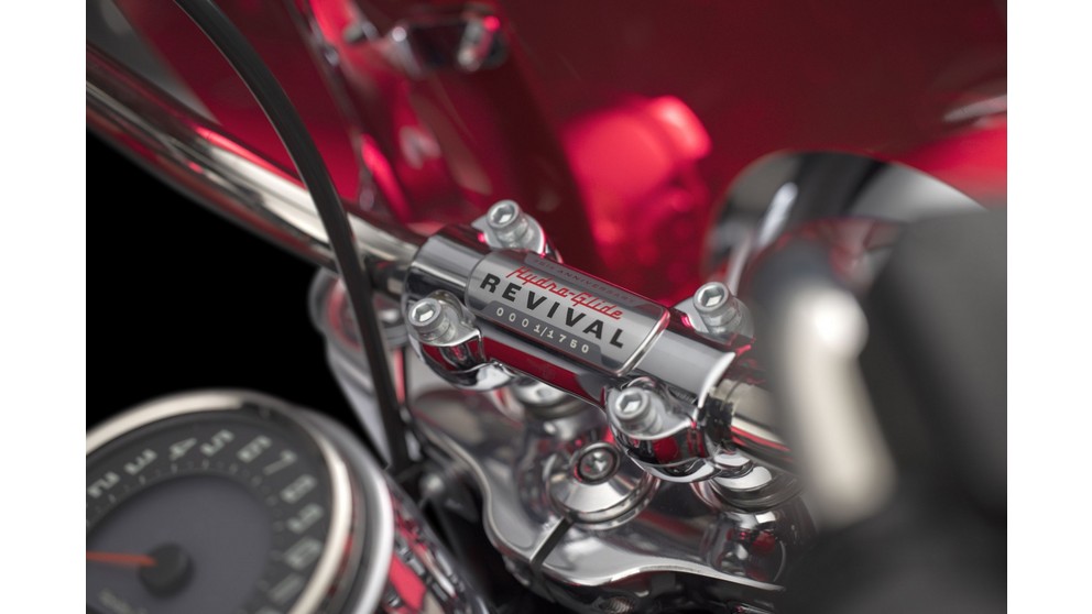 Harley-Davidson Hydra Glide Revival - Imagem 18