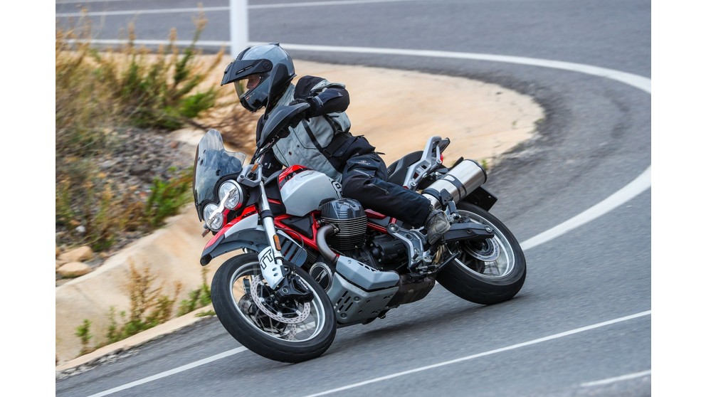 Moto Guzzi V85 TT - Obrázek 4