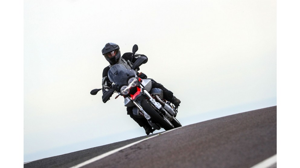 Moto Guzzi V85 TT - Bild 11