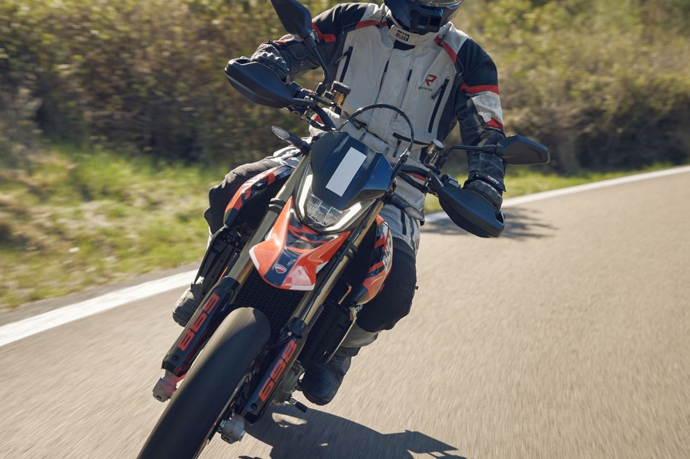 Ducati Hypermotard 698 Mono Alltags-Test 2024 - Bild 15