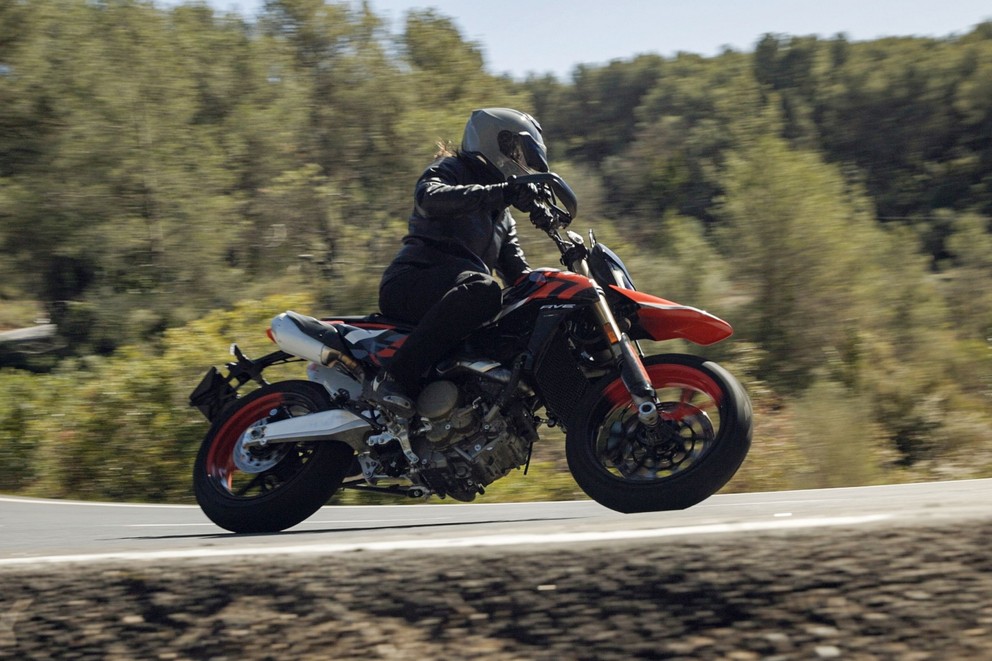 Ducati Hypermotard 698 Mono Alltags-Test 2024 - Bild 32