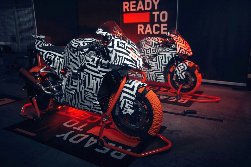 KTM 990 RC R - nihayet yol için safkan spor motosiklet! - Resim 45