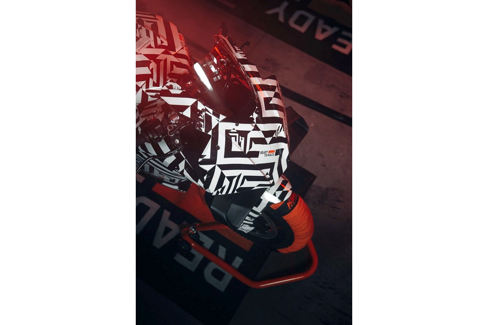 KTM 990 RC R - nihayet yol için safkan spor motosiklet! - Resim 21