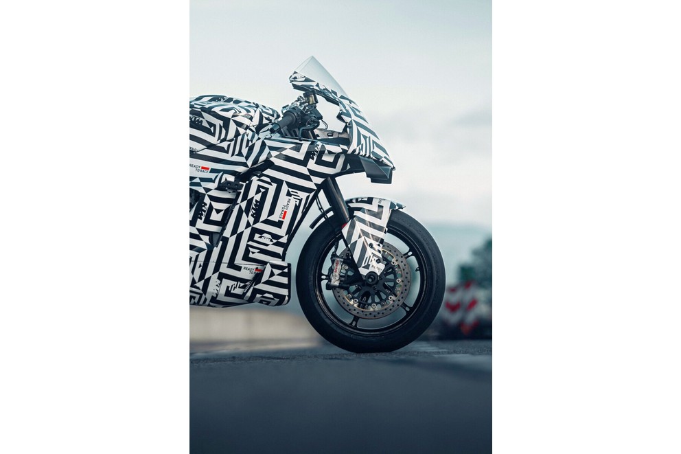 KTM 990 RC R - finalmente a moto desportiva puro-sangue para a estrada! - Imagem 14