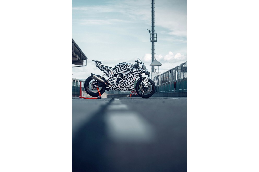 KTM 990 RC R - nihayet yol için safkan spor motosiklet! - Resim 22