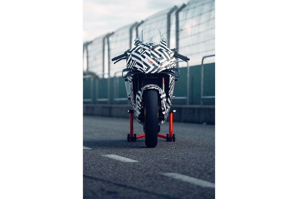KTM 990 RC R - nihayet yol için safkan spor motosiklet! - Resim 5