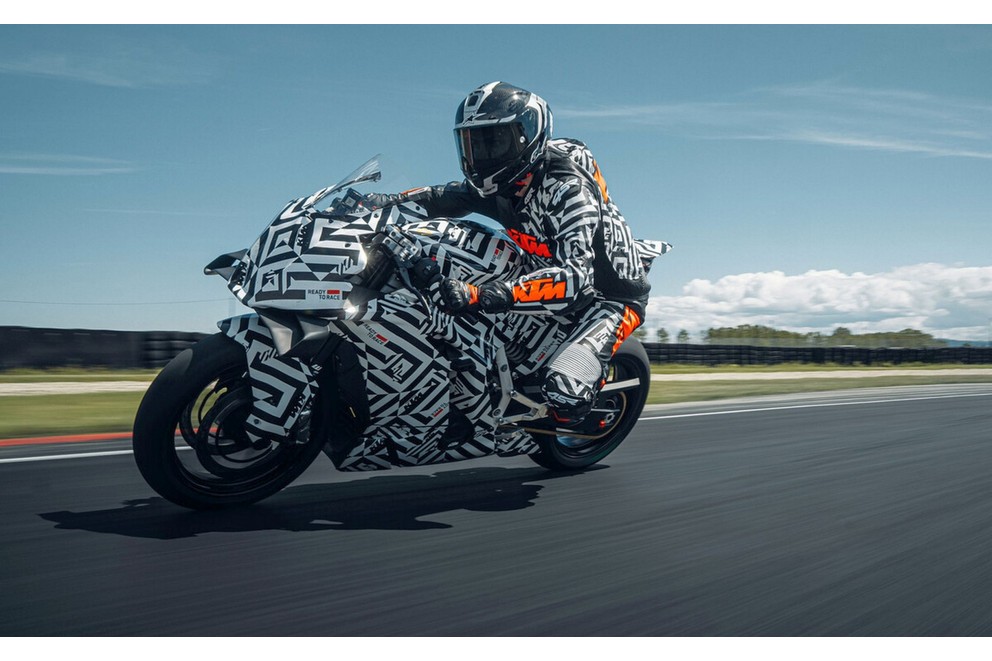 KTM 990 RC R - konečně čistokrevný sportovní motocykl na silnici! - Obrázek 19