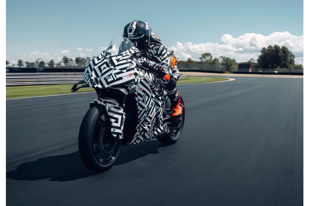 KTM 990 RC R - nihayet yol için safkan spor motosiklet! - Resim 30