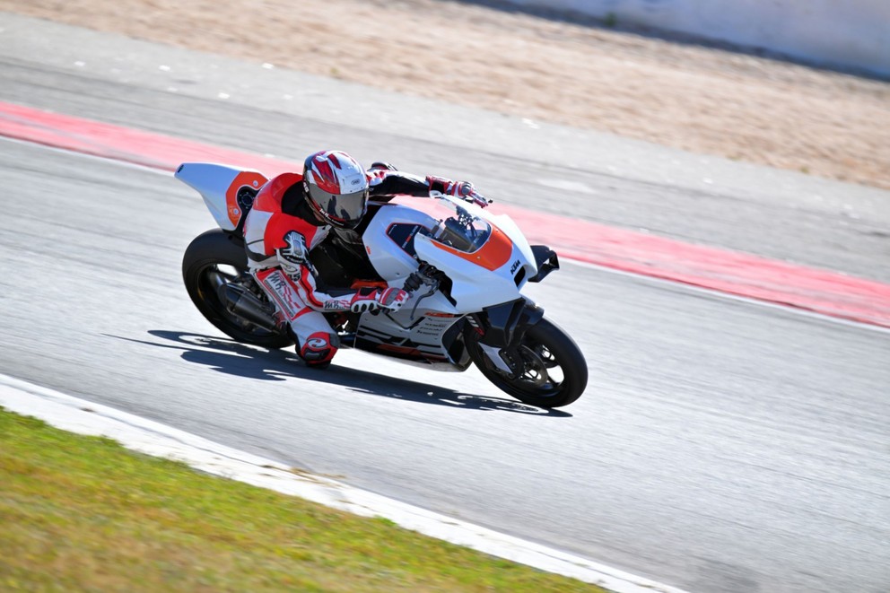 KTM RC 8C Test 2024 - wirklich "Ready to Race"? - Bild 28