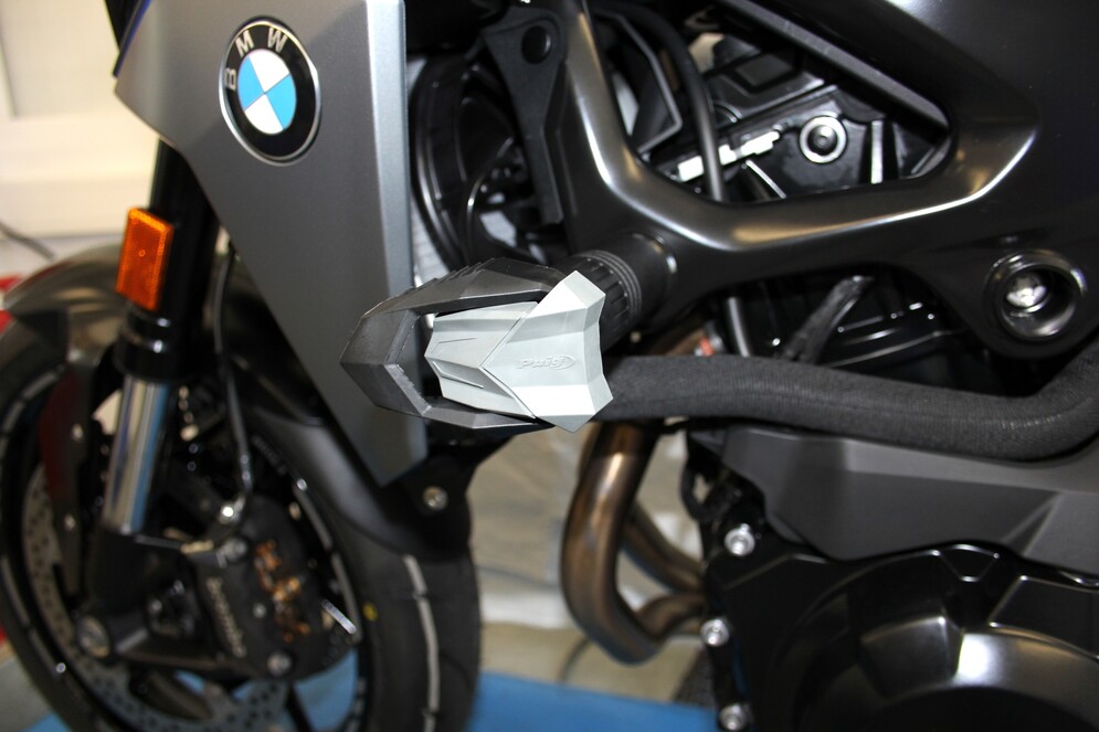 Schlüsseltasche mit RFID-Blocker für Keyless Ride & Sturzpads BMW F900R